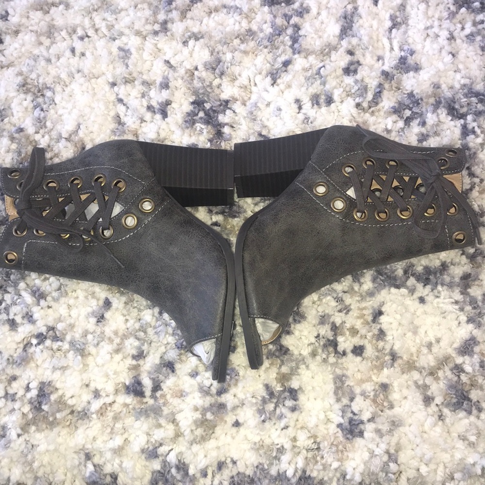 Hippie Laundry Grey Open Toe Booties